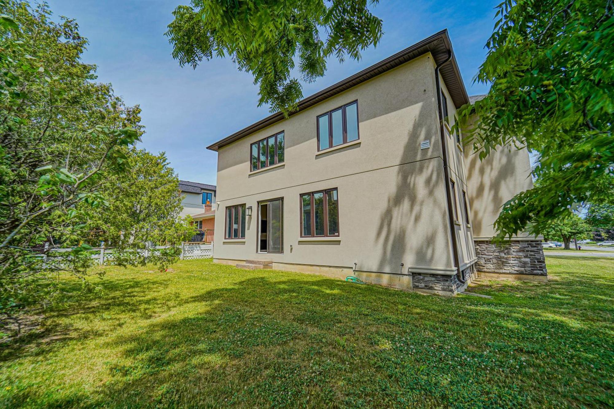 Modernized Five Bedroom Villa 列治文山 外观 照片